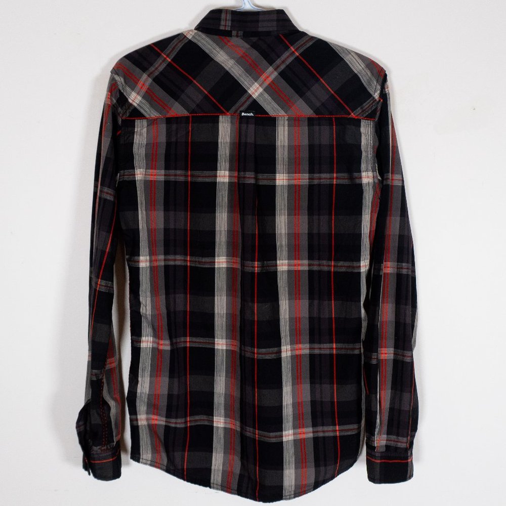 Bench Men’s Plaid Button Down Shirt Size Small Black Red Gray Long Sleeve - Picture 3 of 9